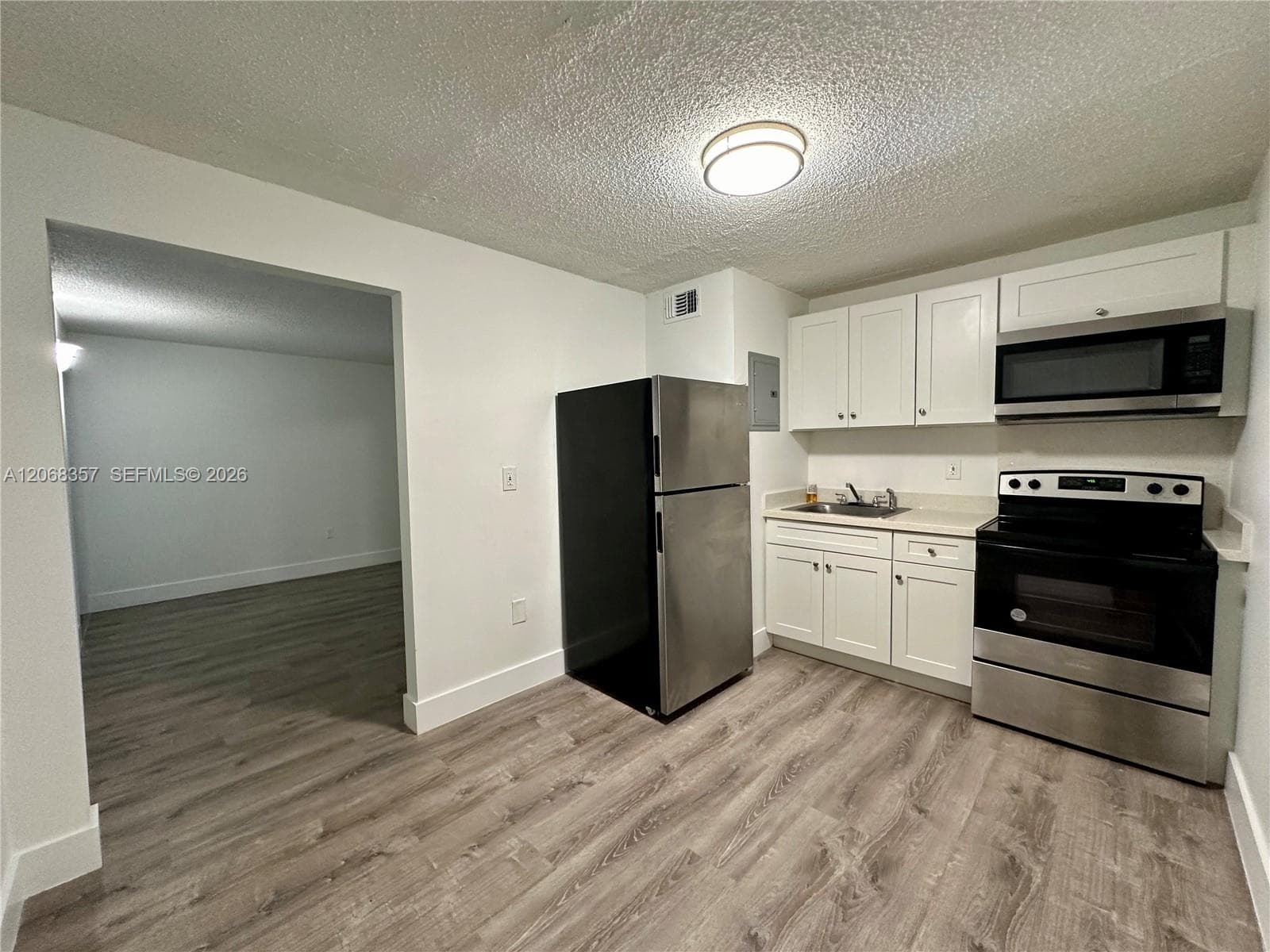 529 SW 4th St # 303, Miami, FL 33130 photo 4