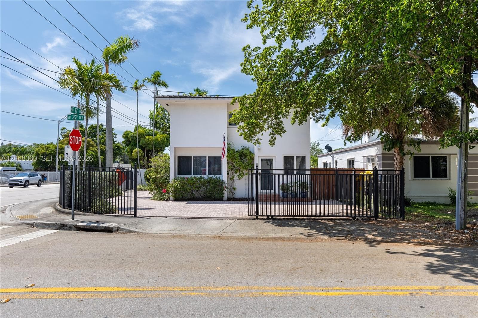 2250 SW 17th Ave, Miami, FL 33145 photo 2