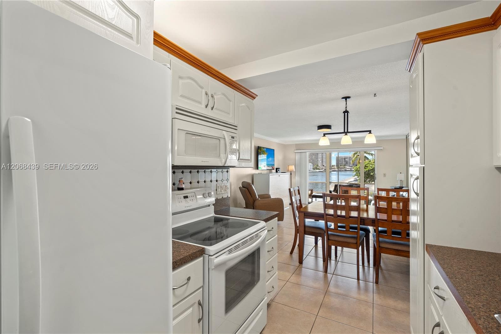 2600 Diana Dr # 208, Hallandale Beach, FL 33009 photo 5