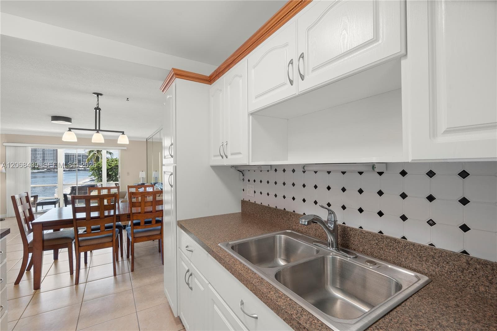 2600 Diana Dr # 208, Hallandale Beach, FL 33009 photo 4