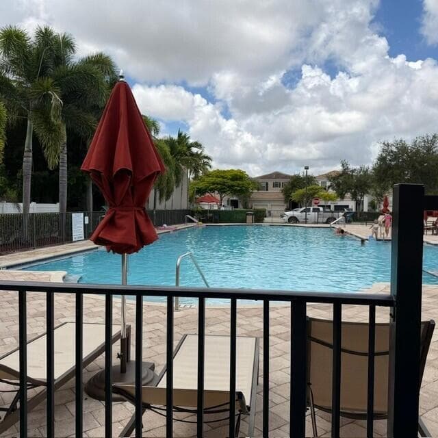 894 NE 191ST Street, Miami, FL 33179 photo 3