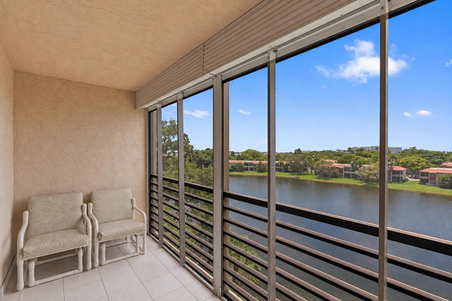 900 COLONY POINT Circle # 511, Pembroke Pines, FL 33026 photo 2