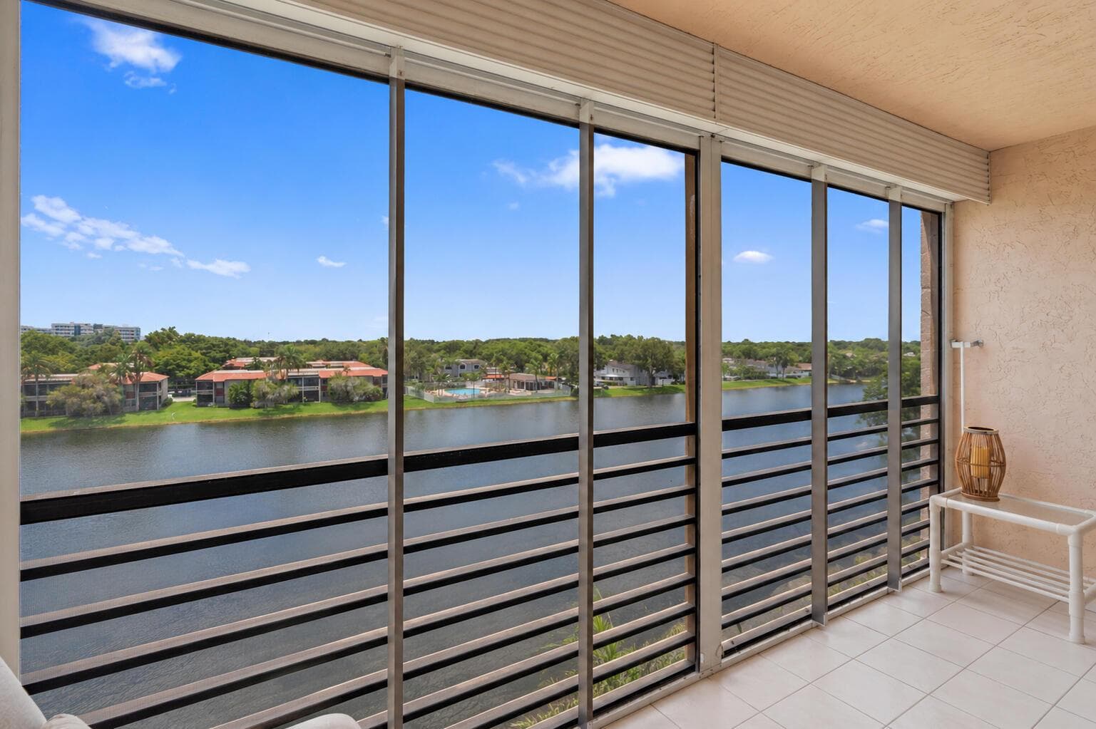 900 COLONY POINT Circle # 511, Pembroke Pines, FL 33026 photo 3