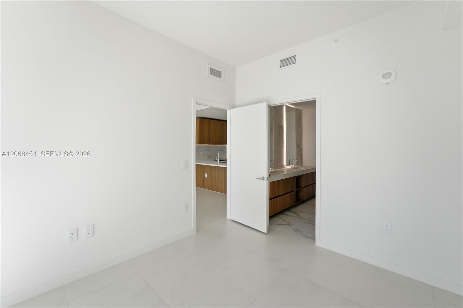 1400 Biscayne Blvd. # 3004, Miami, FL 33132 photo 4