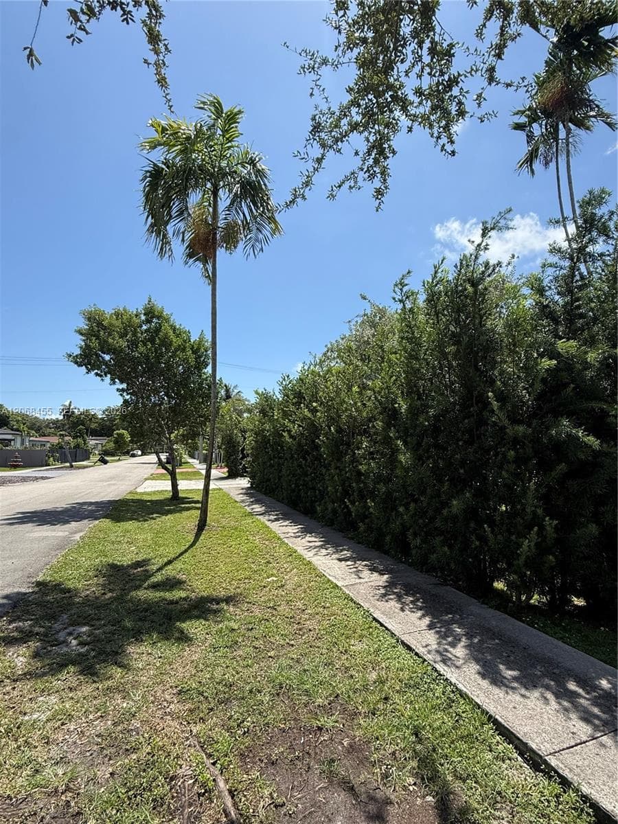 130 NE 123rd St, North Miami, FL 33161 photo 4