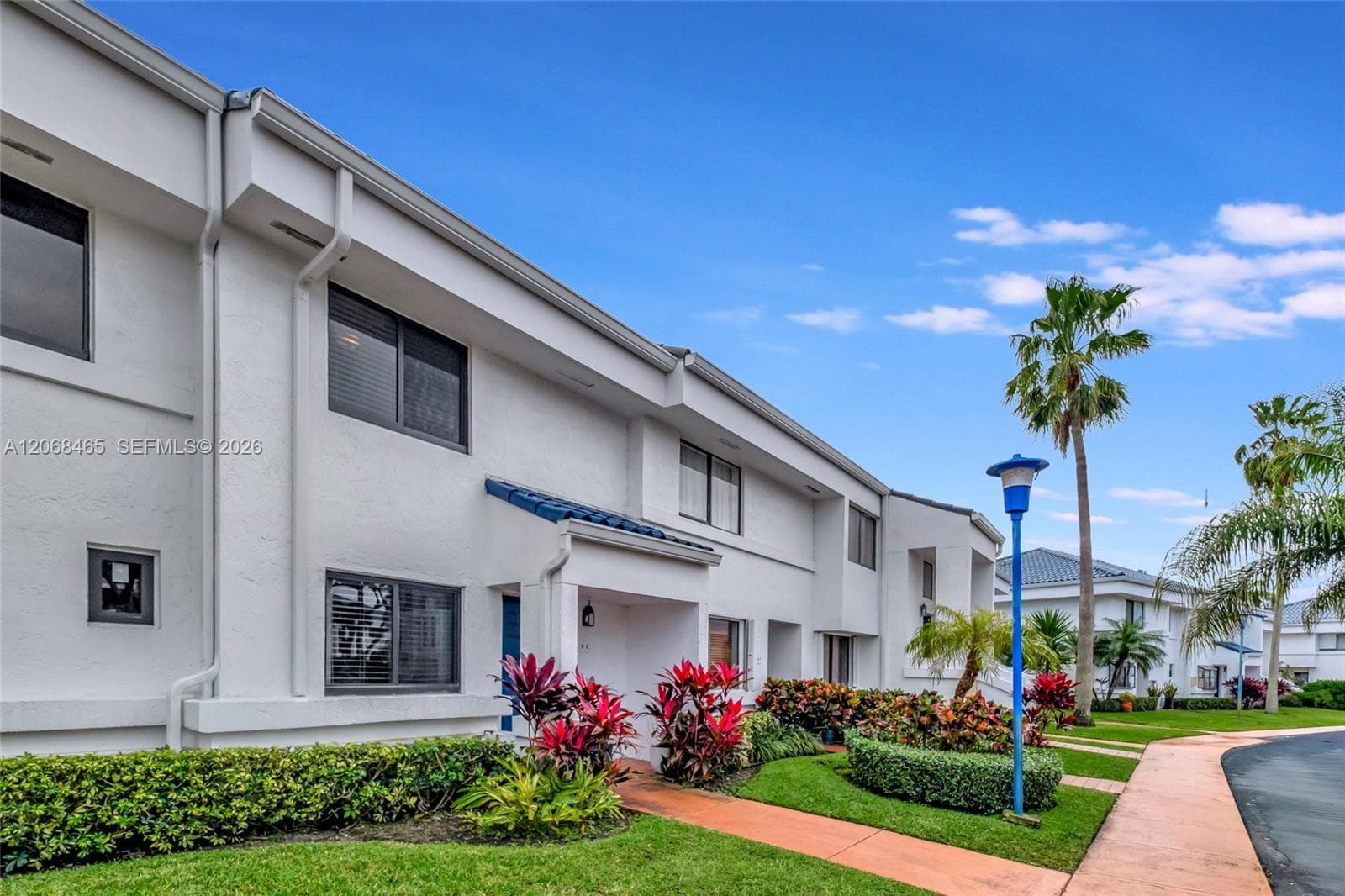 21300 San Simeon Way # K2, Miami, FL 33179 photo 2