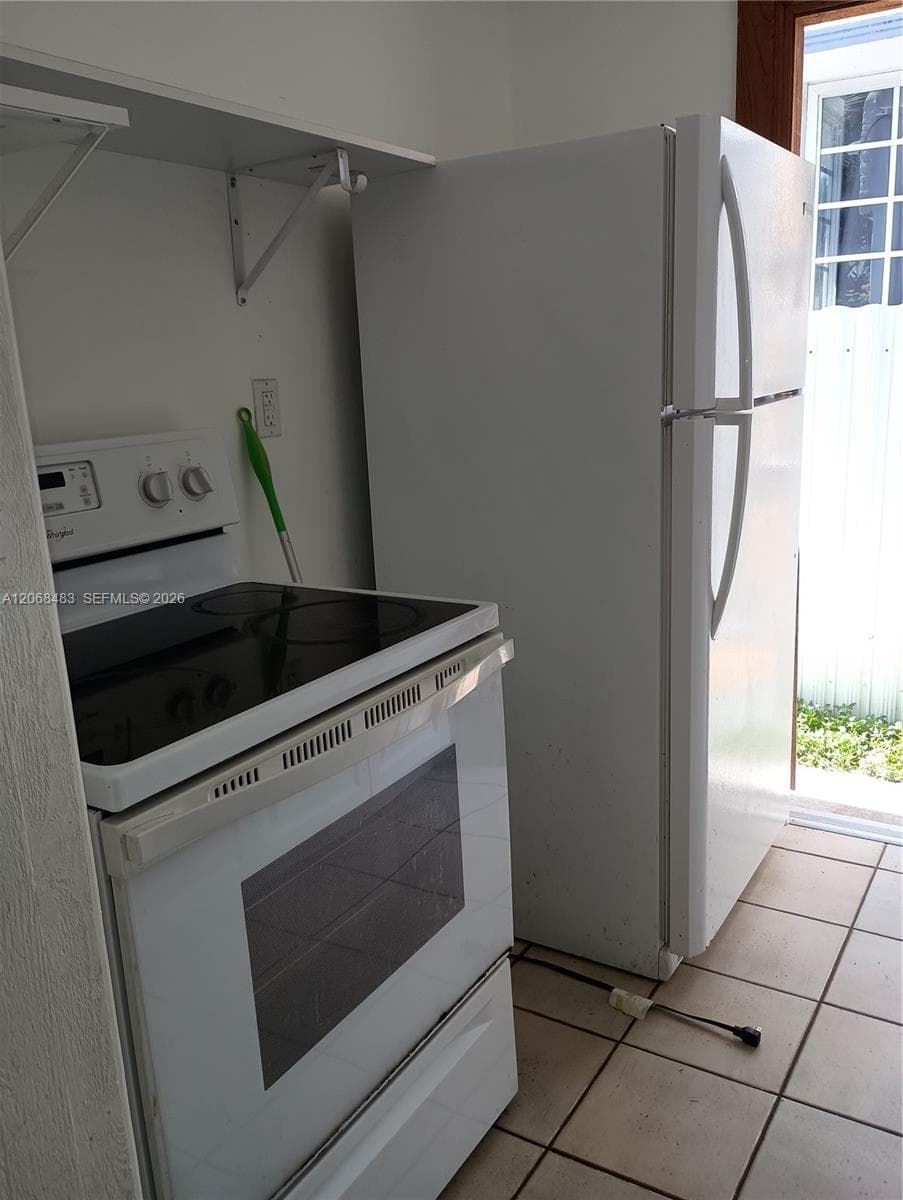 8132 Harding Ave # 1, Miami Beach, FL 33141 photo 5