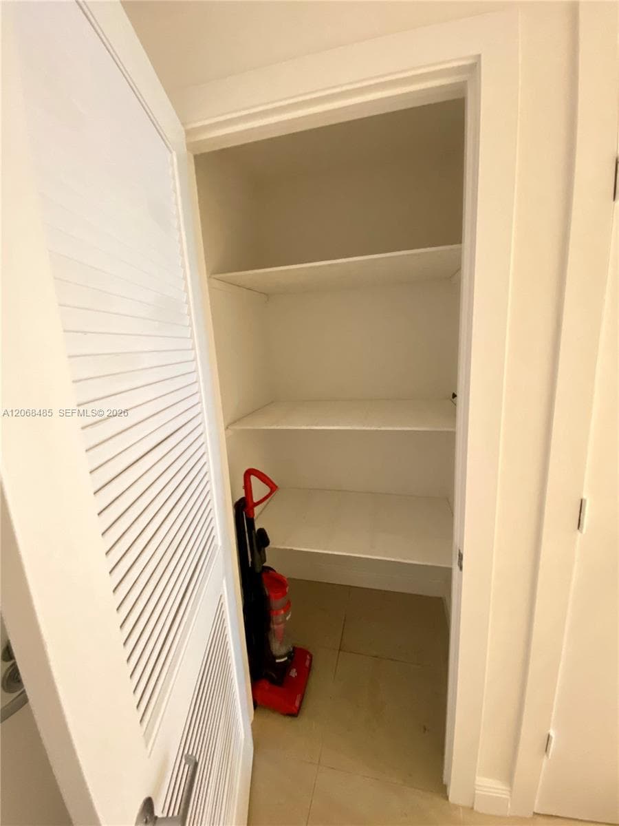 1060 Brickell Ave # 1413, Miami, FL 33131 photo 5