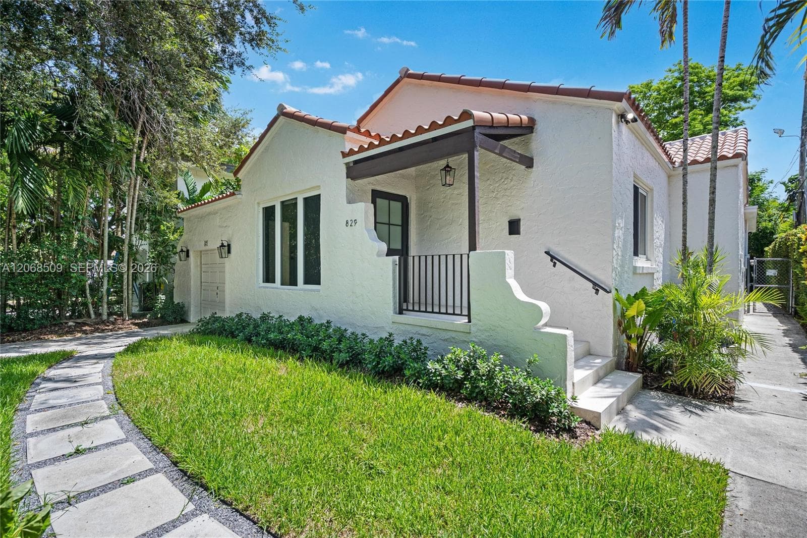 829 Genoa St, Coral Gables, FL 33134 photo 2