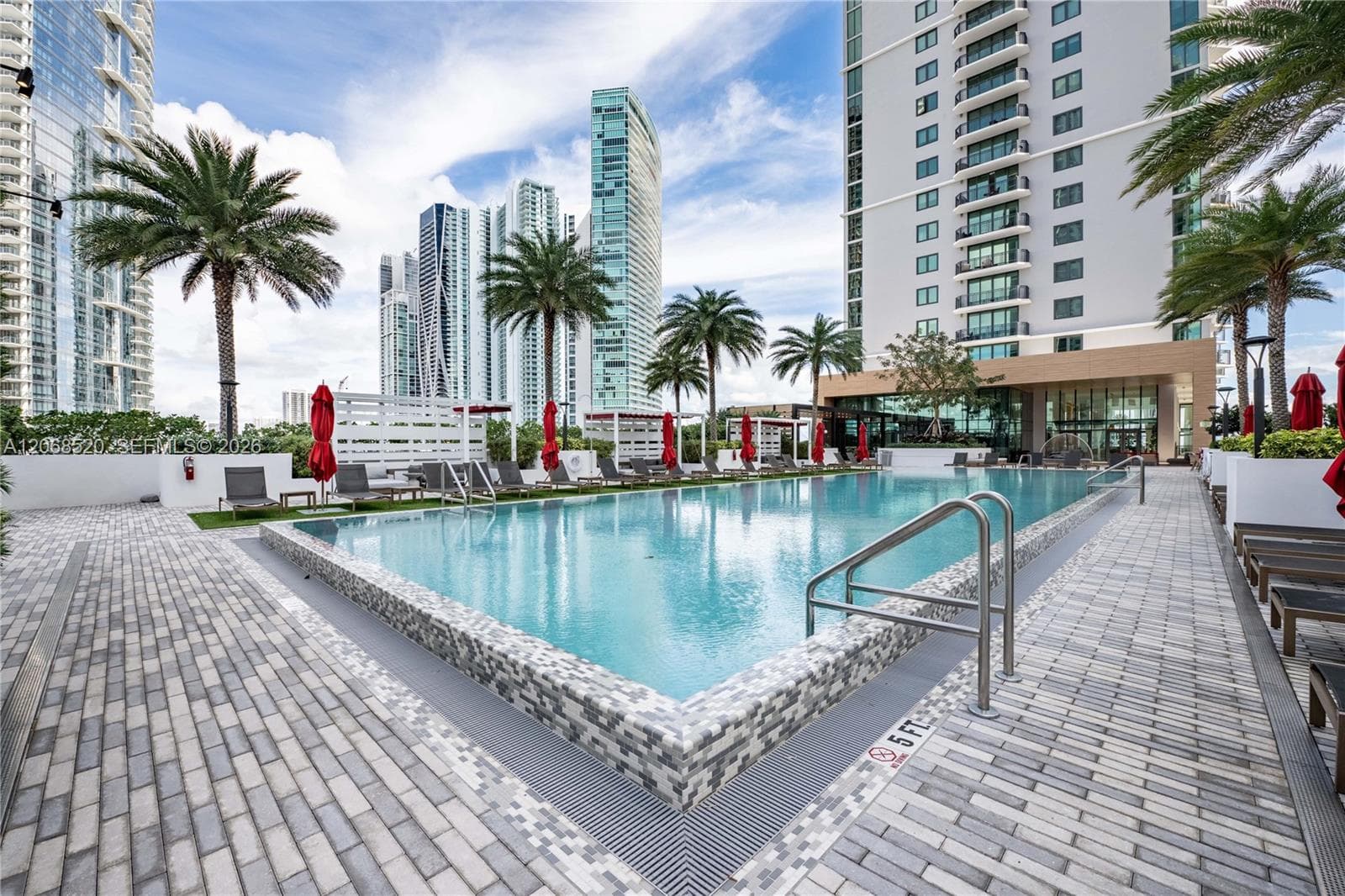 650 NE 2nd Ave # 2811, Miami, FL 33132