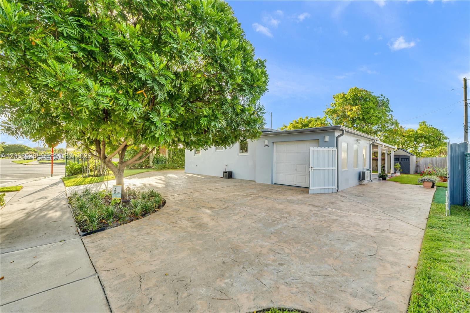 4275 SW 87th Ave, Miami, FL 33165 photo 2
