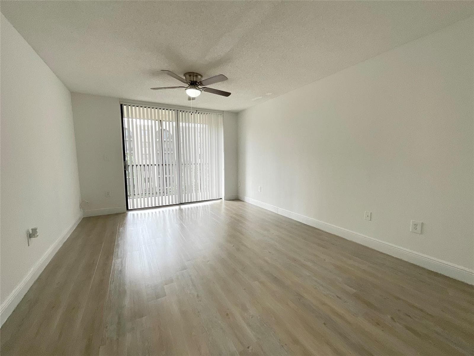 9517 Fontainebleau Boulevard # 501-604, Miami, FL 33172 photo 2