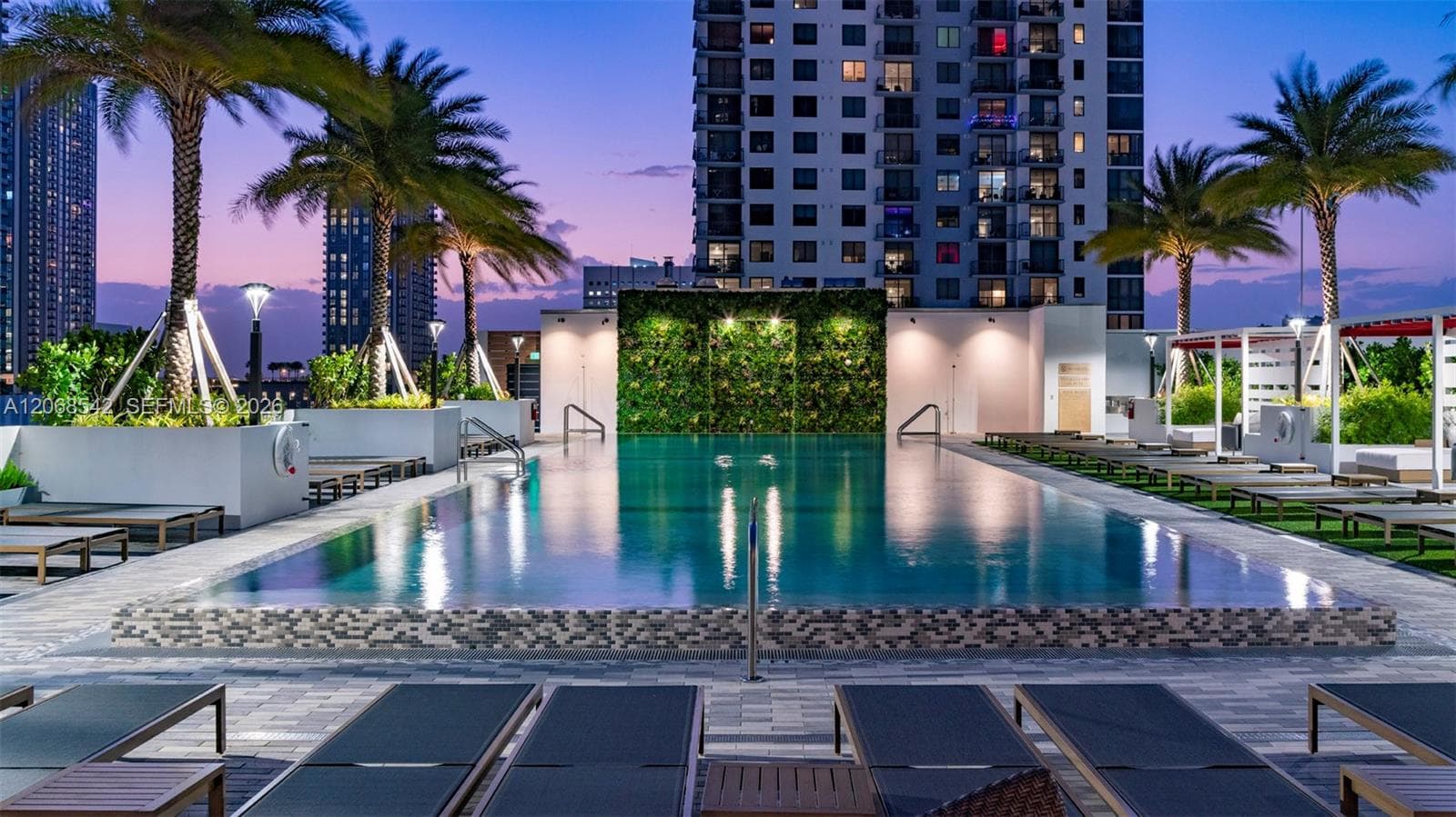 650 NE 2nd Ave # 4305, Miami, FL 33132 photo 2