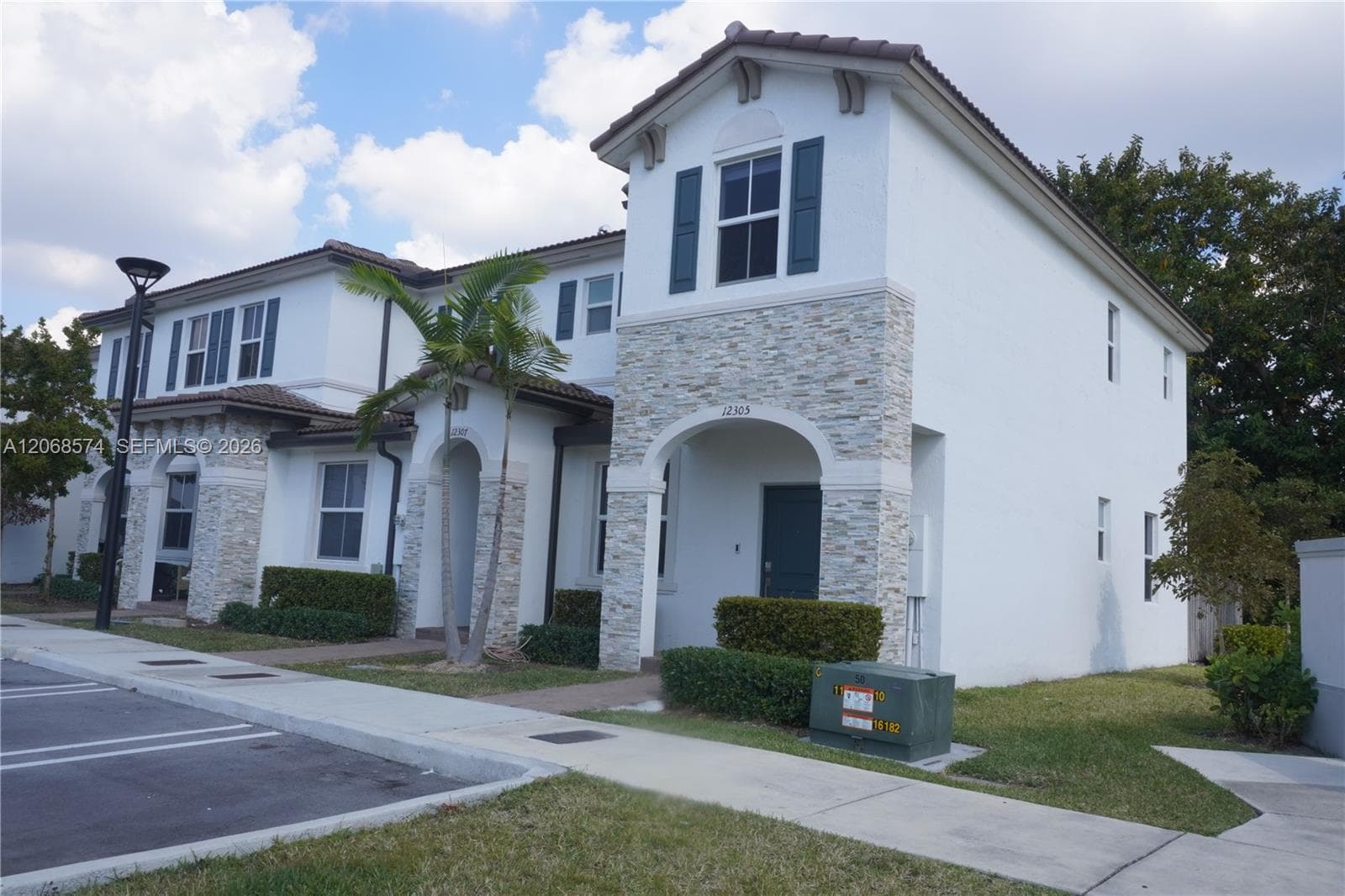12305 NW 23 Ct, Miami, FL 33167 photo 2