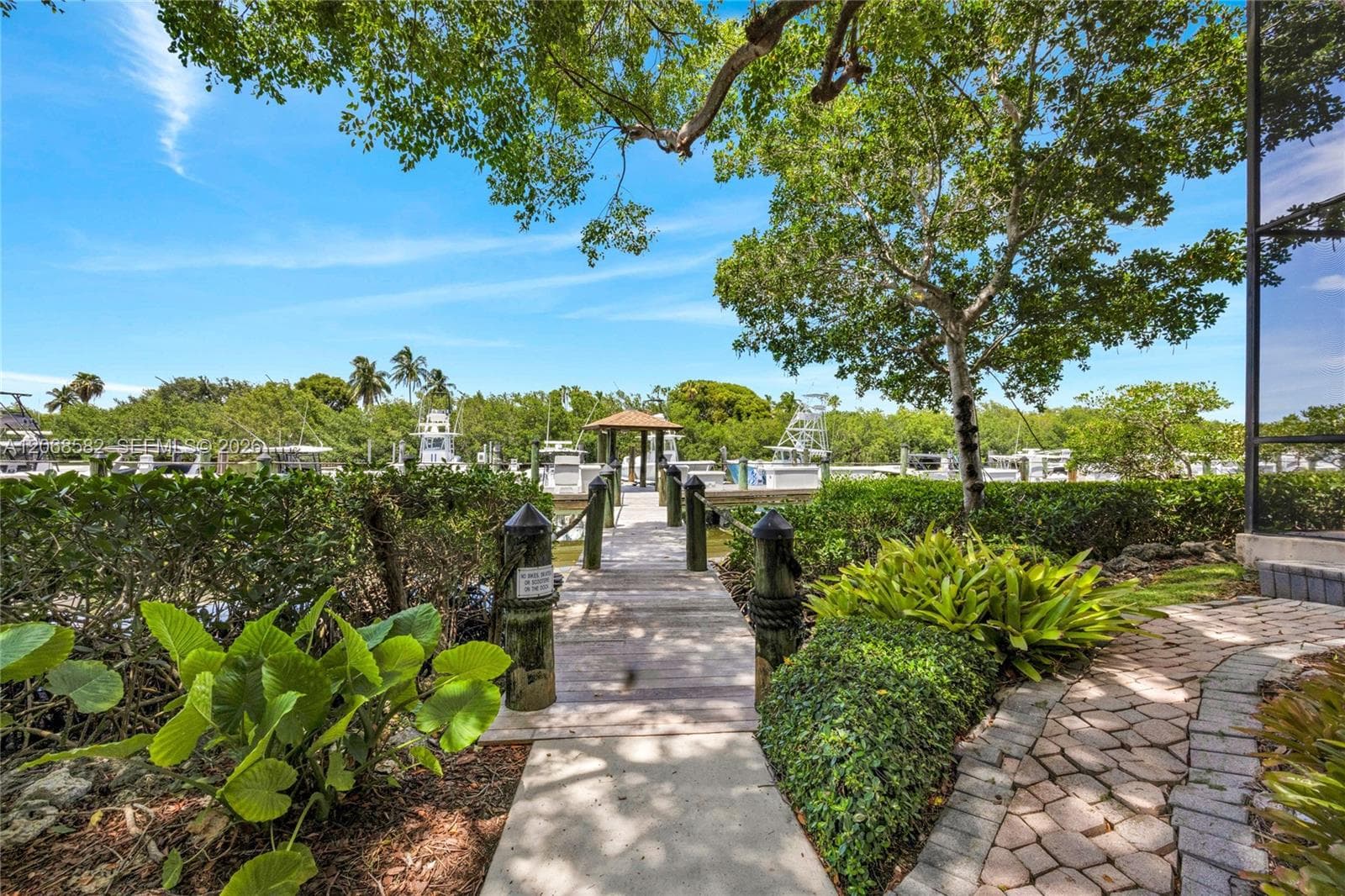 5996 Paradise Point Dr, Palmetto Bay, FL 33157 photo 4