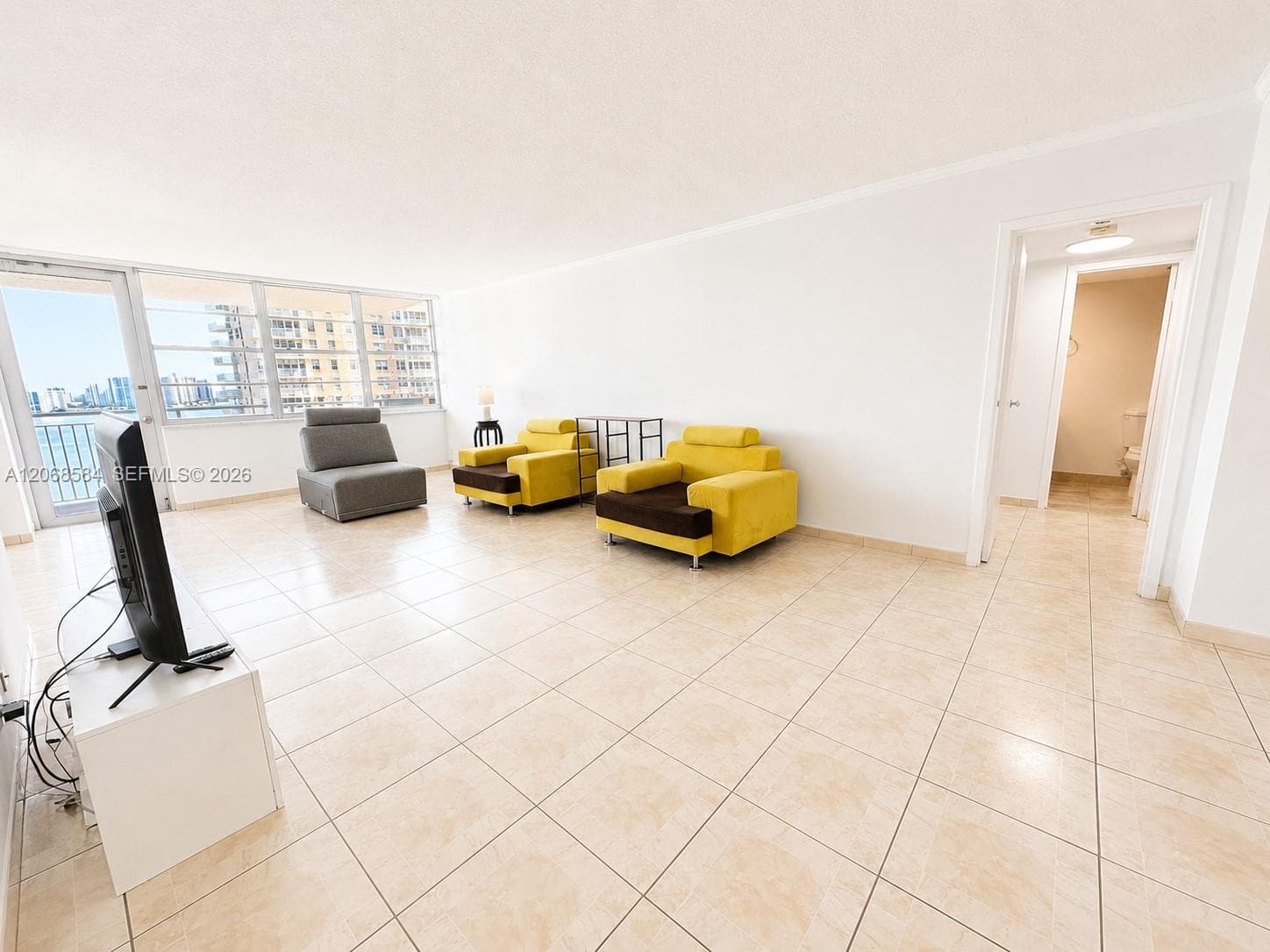 250 174th St # 1615, Sunny Isles Beach, FL 33160 photo 2