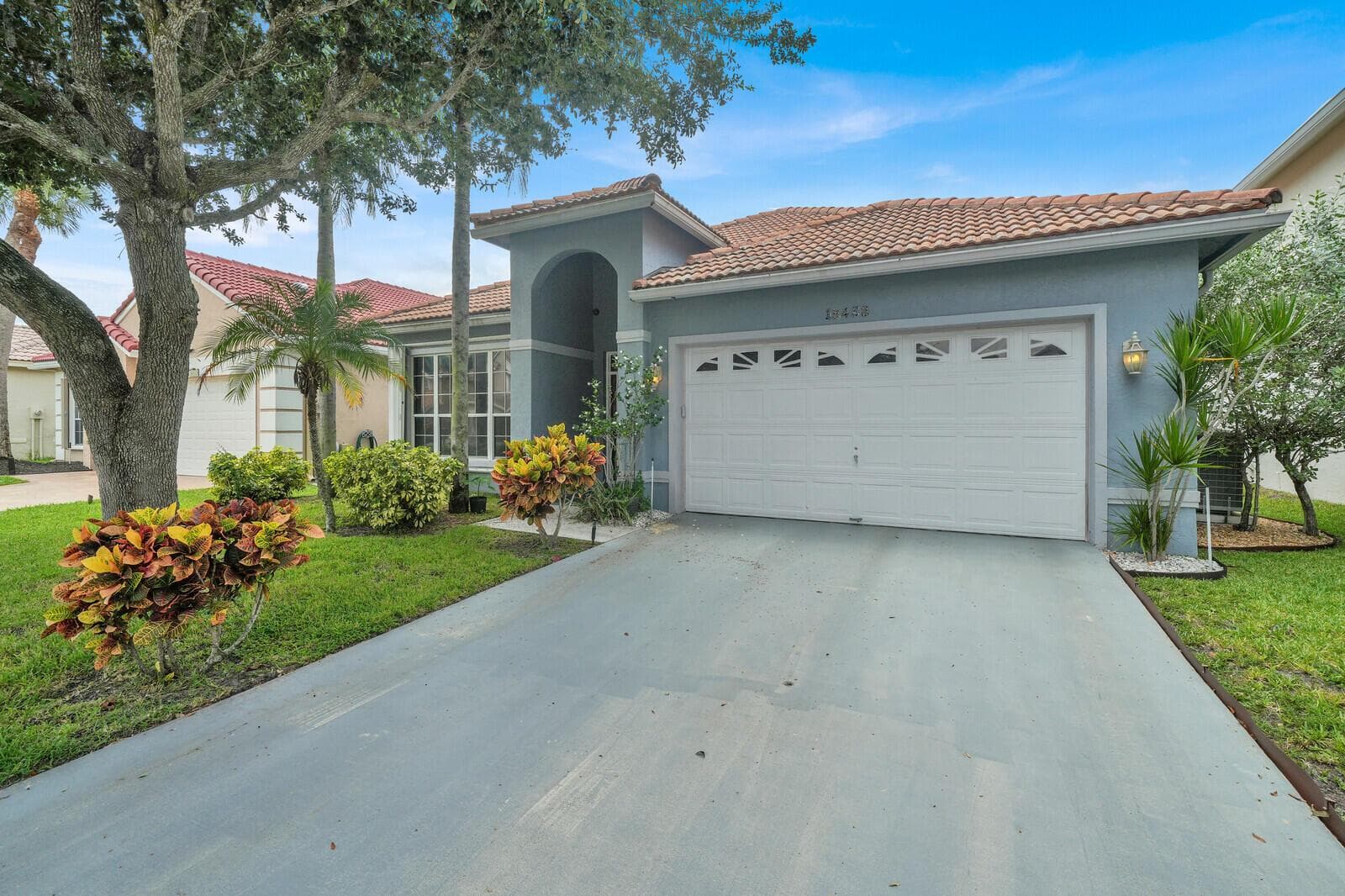 18453 OLD PRINCETON Lane, Boca Raton, FL 33498 photo 2