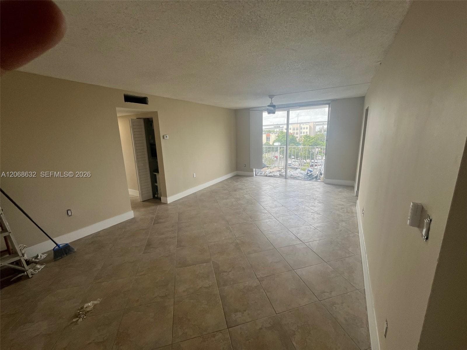 498 NW 165th St # D-501, Miami, FL 33169 photo 3