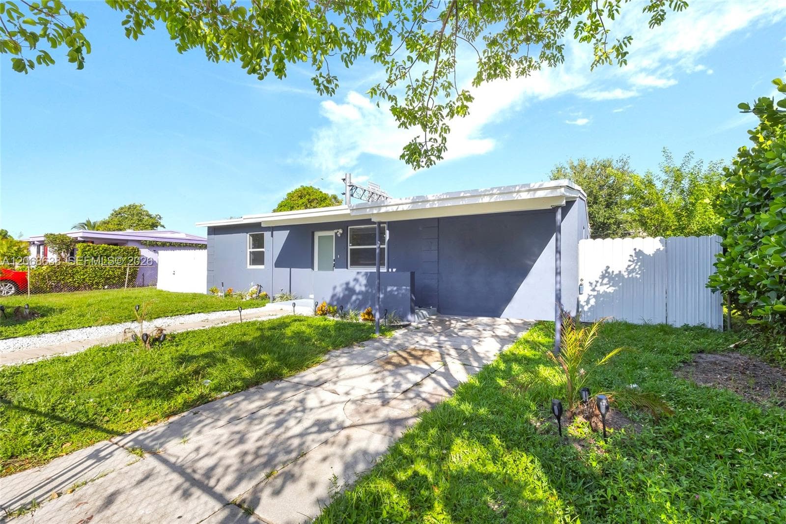 1854 Lauderdale Manor Dr, Fort Lauderdale, FL 33311 photo 2