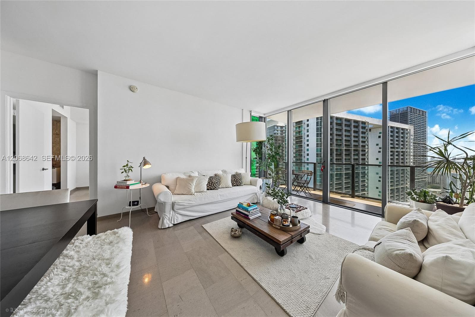 68 SE 6th St # 2909, Miami, FL 33131