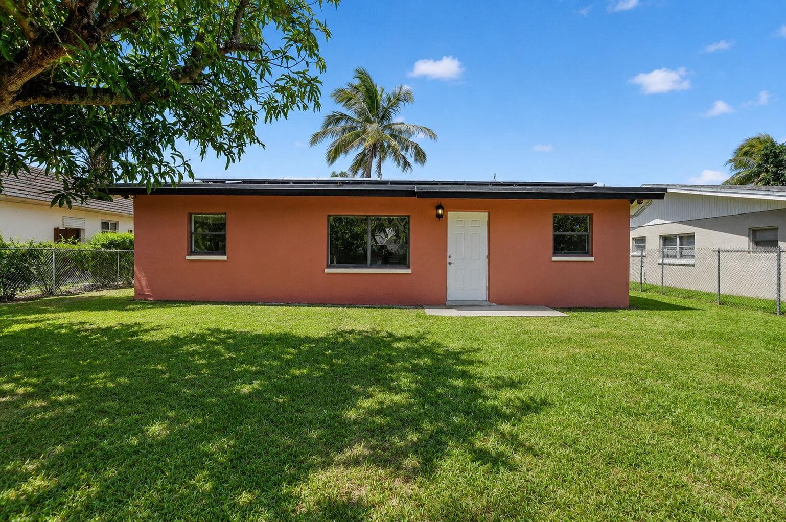 816 SW 3RD Court, Delray Beach, FL 33444 photo 4