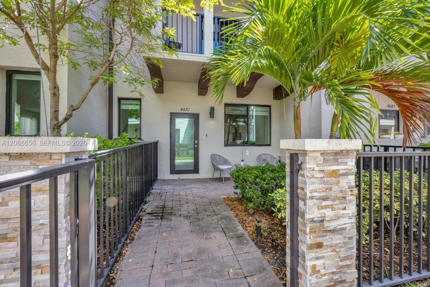 4691 NW 83rd Pkwy, Doral, FL 33166 photo 2