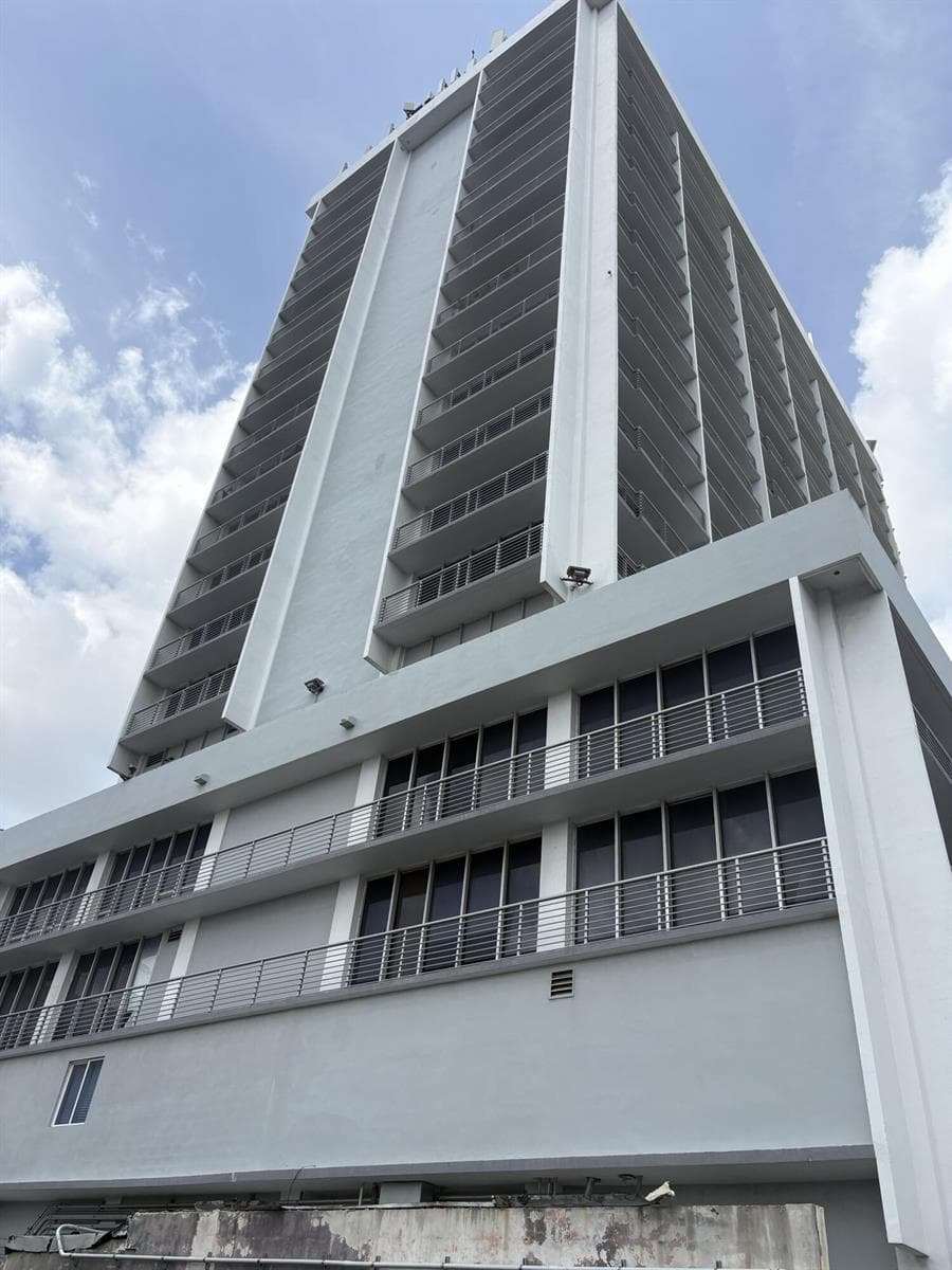 1720 HARRISON Street # 18C, Hollywood, FL 33020