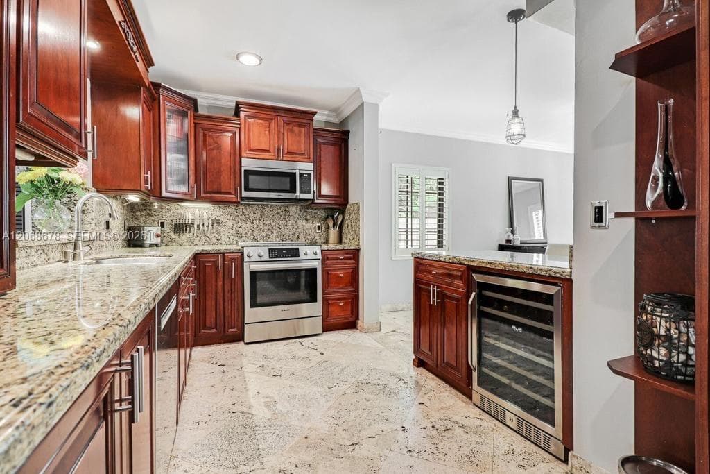 111 SW 29th Rd, Miami, FL 33129 photo 4
