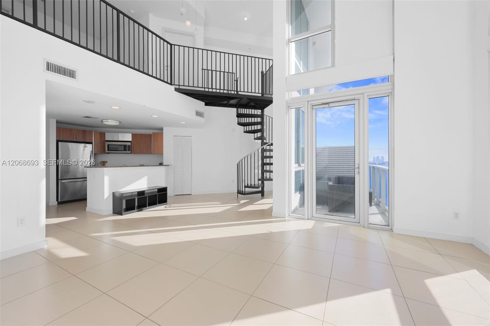 300 S Biscayne Blvd # L-1214, Miami, FL 33131