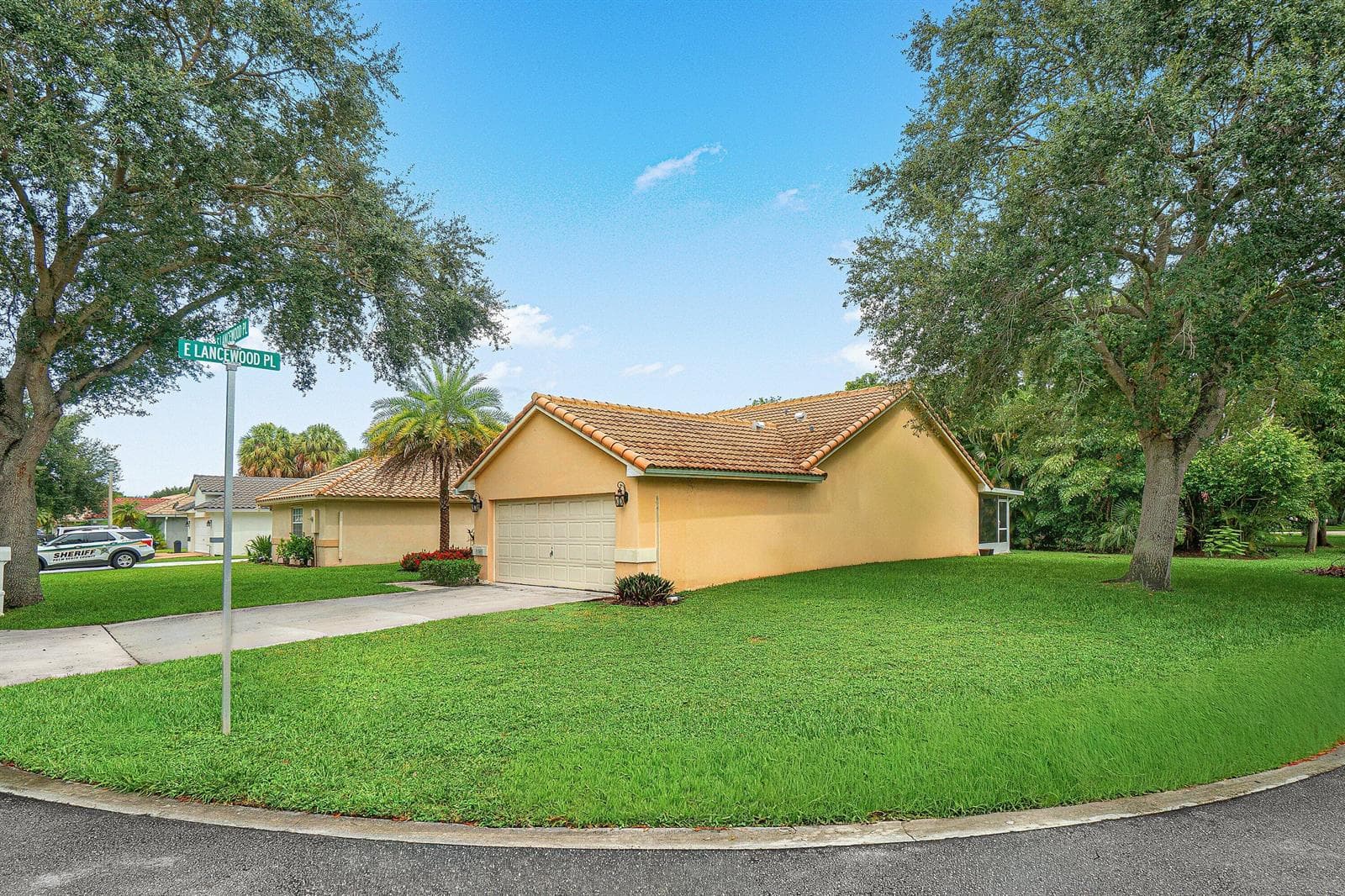 3703 S LANCEWOOD Place, Delray Beach, FL 33445 photo 2