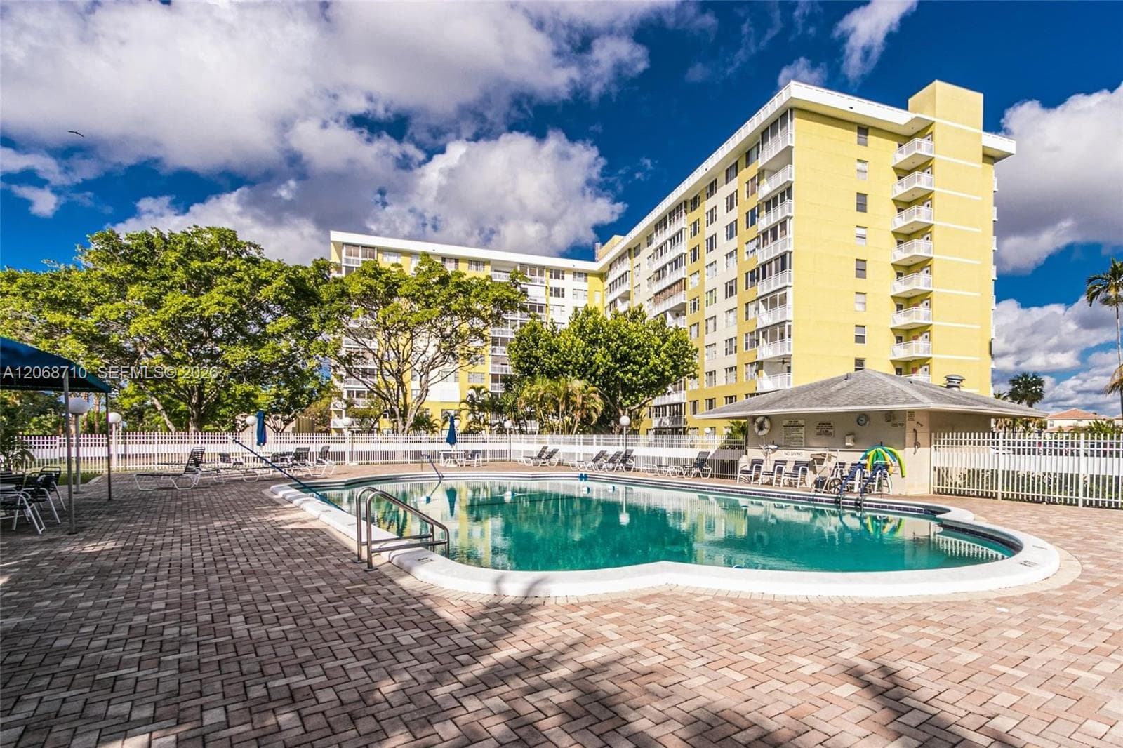 4400 Hillcrest Dr # 408B, Hollywood, FL 33020