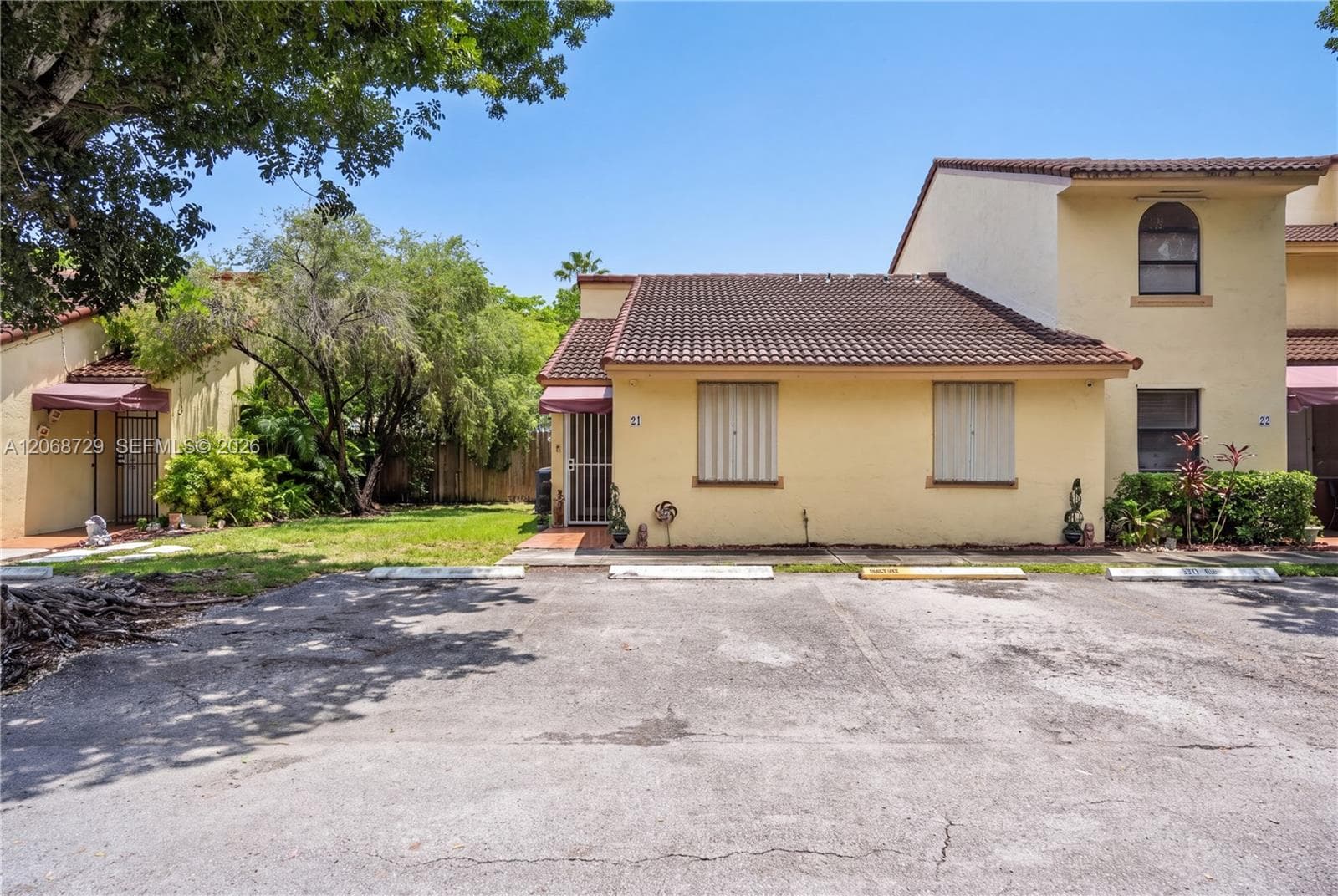 2050 SW 122nd Ave # 21, Miami, FL 33175 photo 2