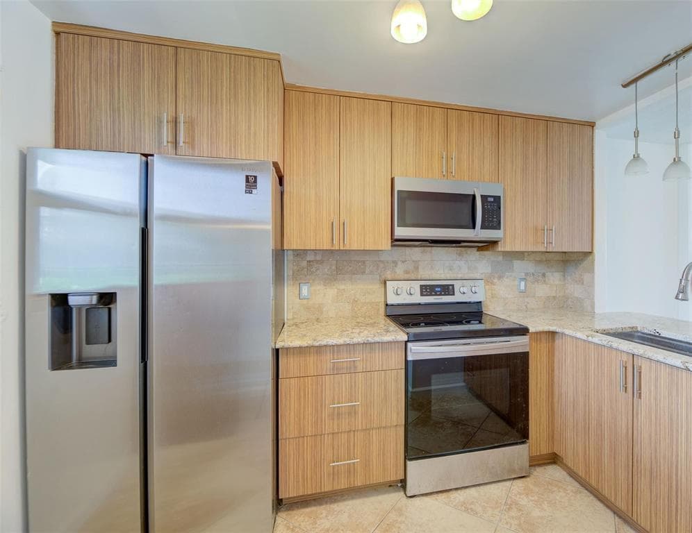 113 ROYAL PARK Drive # 1H, Oakland Park, FL 33309