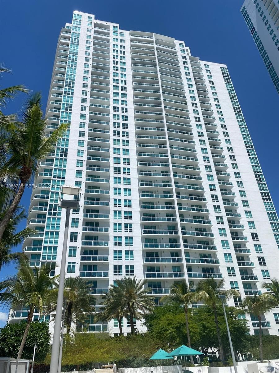 951 Brickell Ave # 1210, Miami, FL 33131