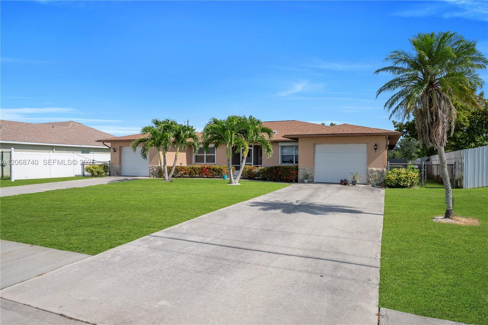 836 Trafalgar PKWY, Cape Coral, FL 33991 photo 5