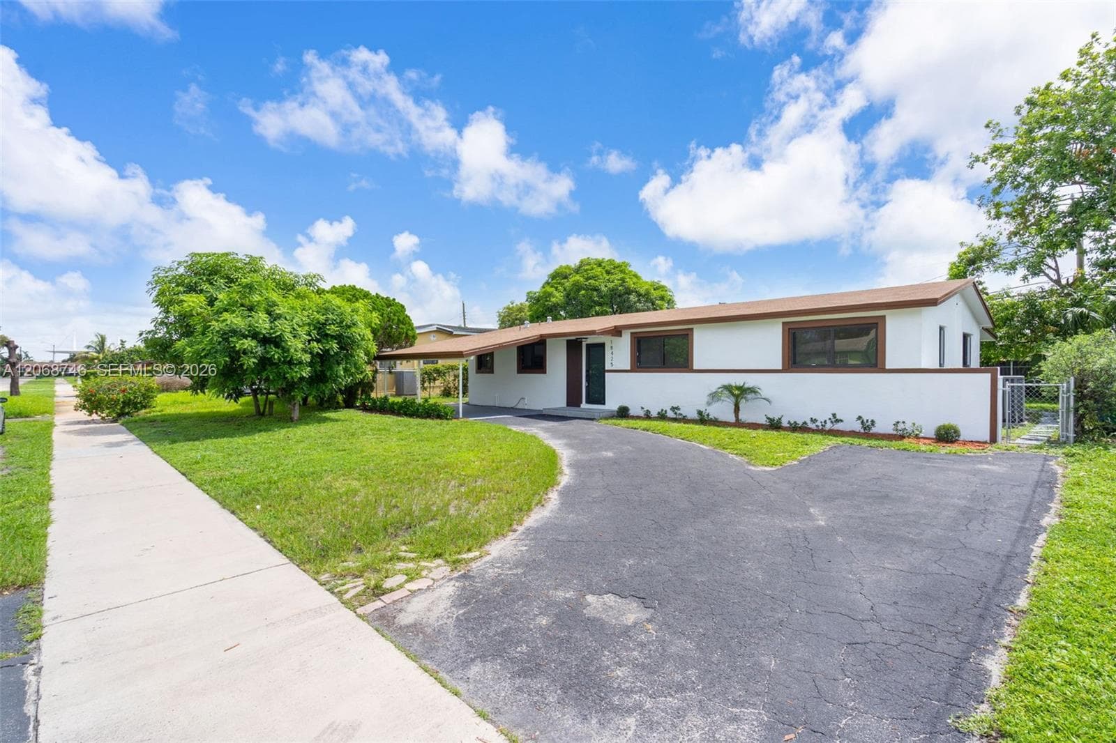18425 NW 23rd Ave, Miami Gardens, FL 33056 photo 2