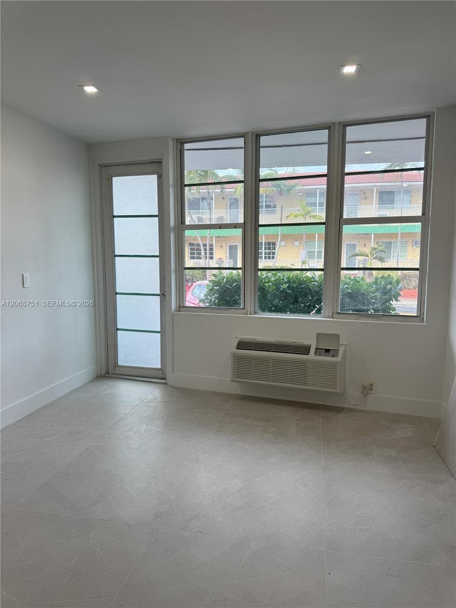300 74th St # 2, Miami Beach, FL 33141 photo 2