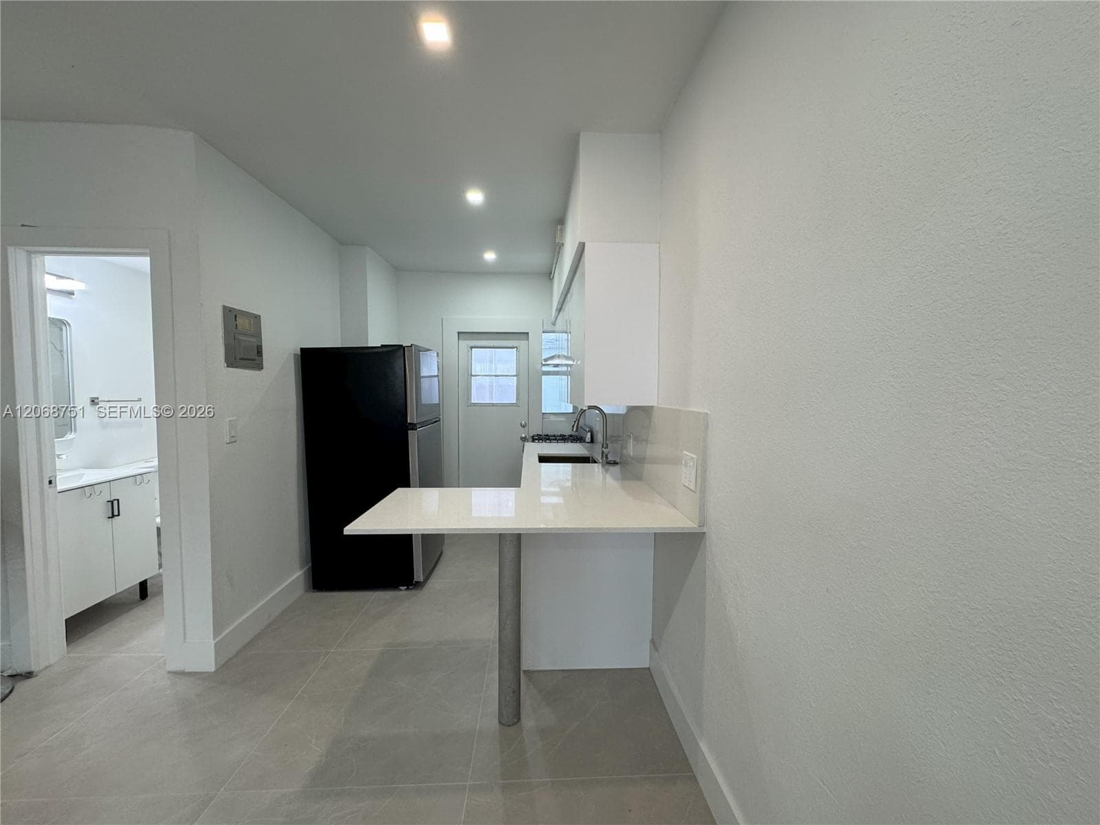 300 74th St # 2, Miami Beach, FL 33141 photo 3