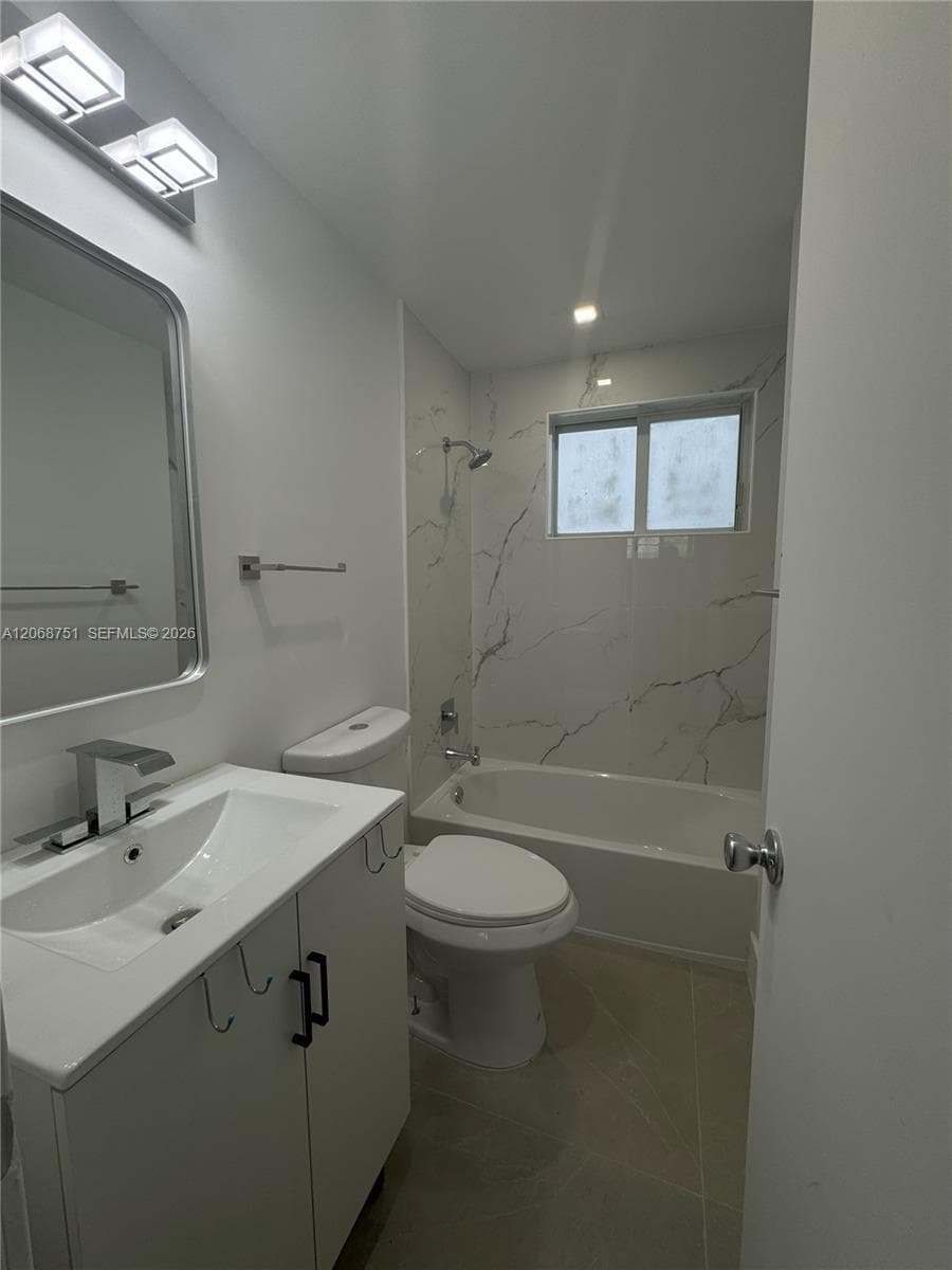 300 74th St # 2, Miami Beach, FL 33141 photo 5