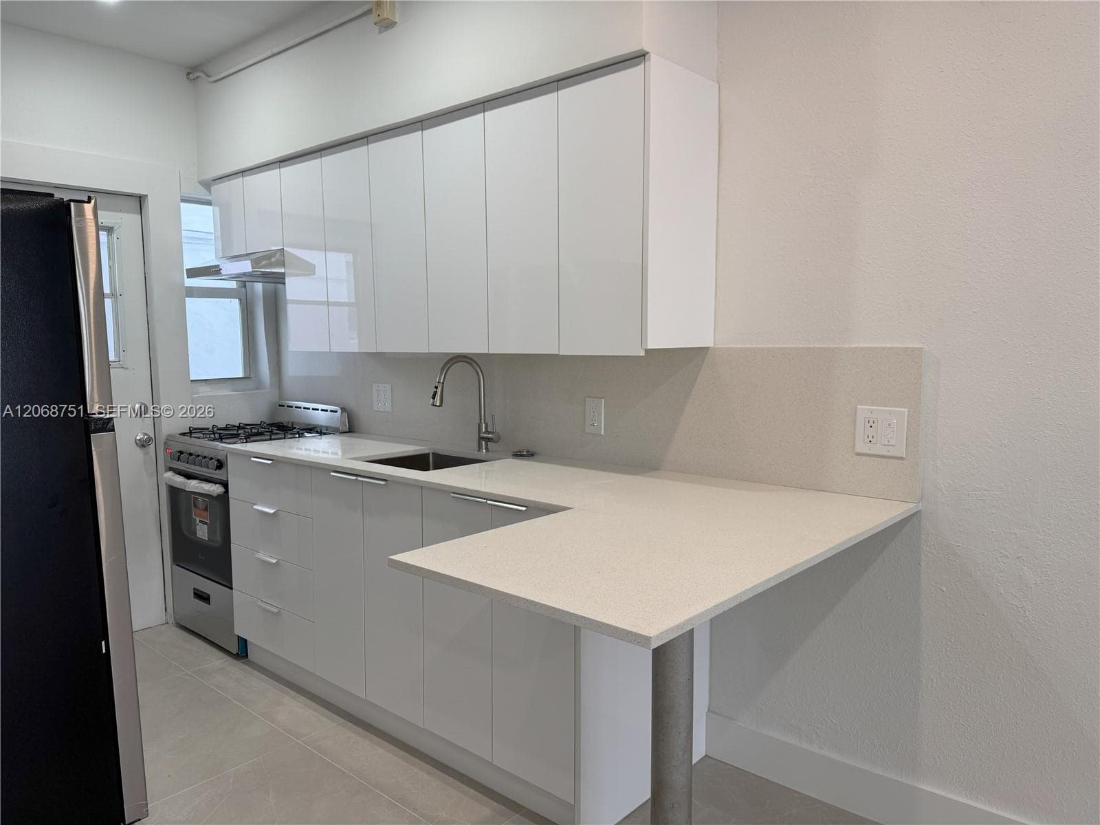 300 74th St # 2, Miami Beach, FL 33141 photo 4