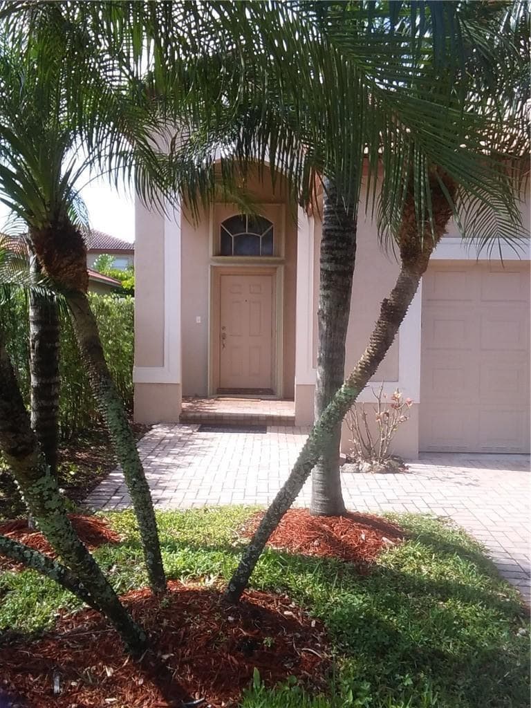 19250 NW 12TH Manor, Pembroke Pines, FL 33029 photo 2