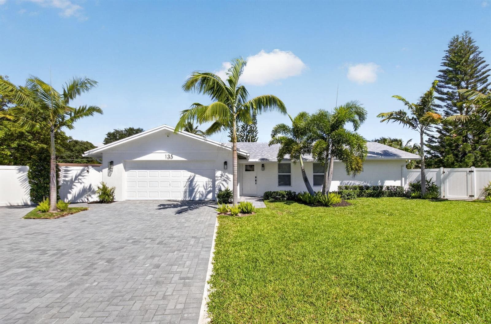 135 SE 28th Court, Boynton Beach, FL 33435 photo 2