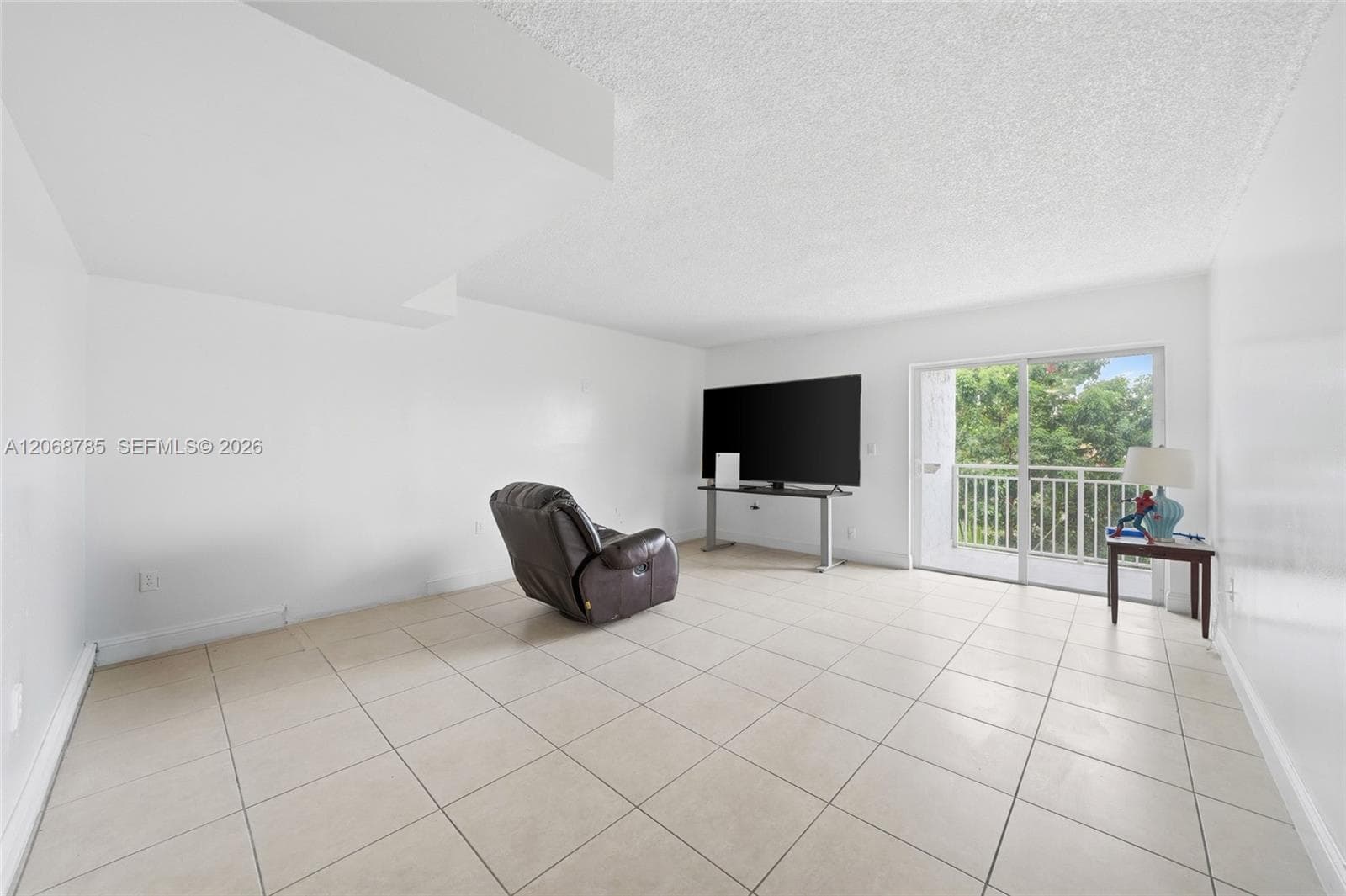 9375 Fontainebleau Blvd # L301, Miami, FL 33172 photo 5