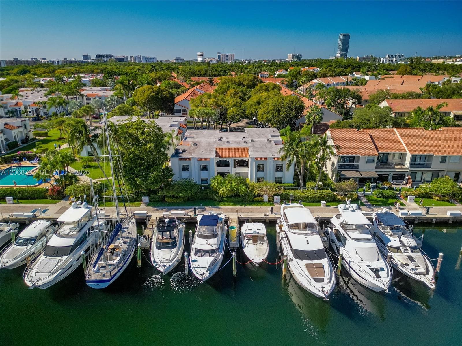 3549 Magellan Cir # 418, Aventura, FL 33180
