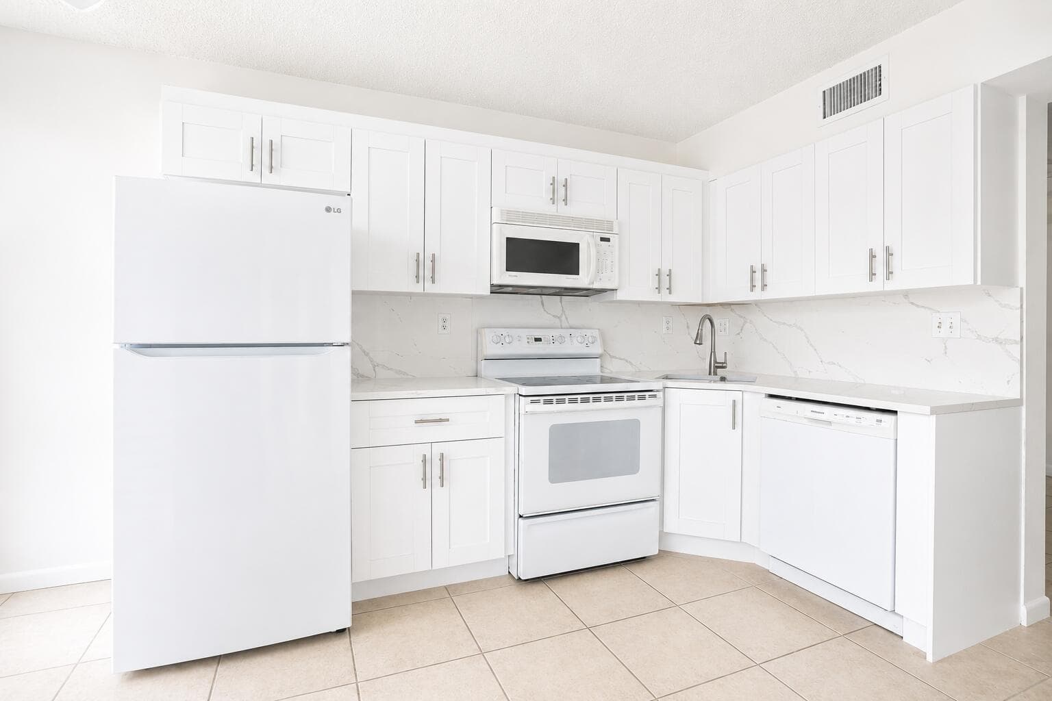 5910 MORNINGSTAR Circle # #202, Delray Beach, FL 33484 photo 3