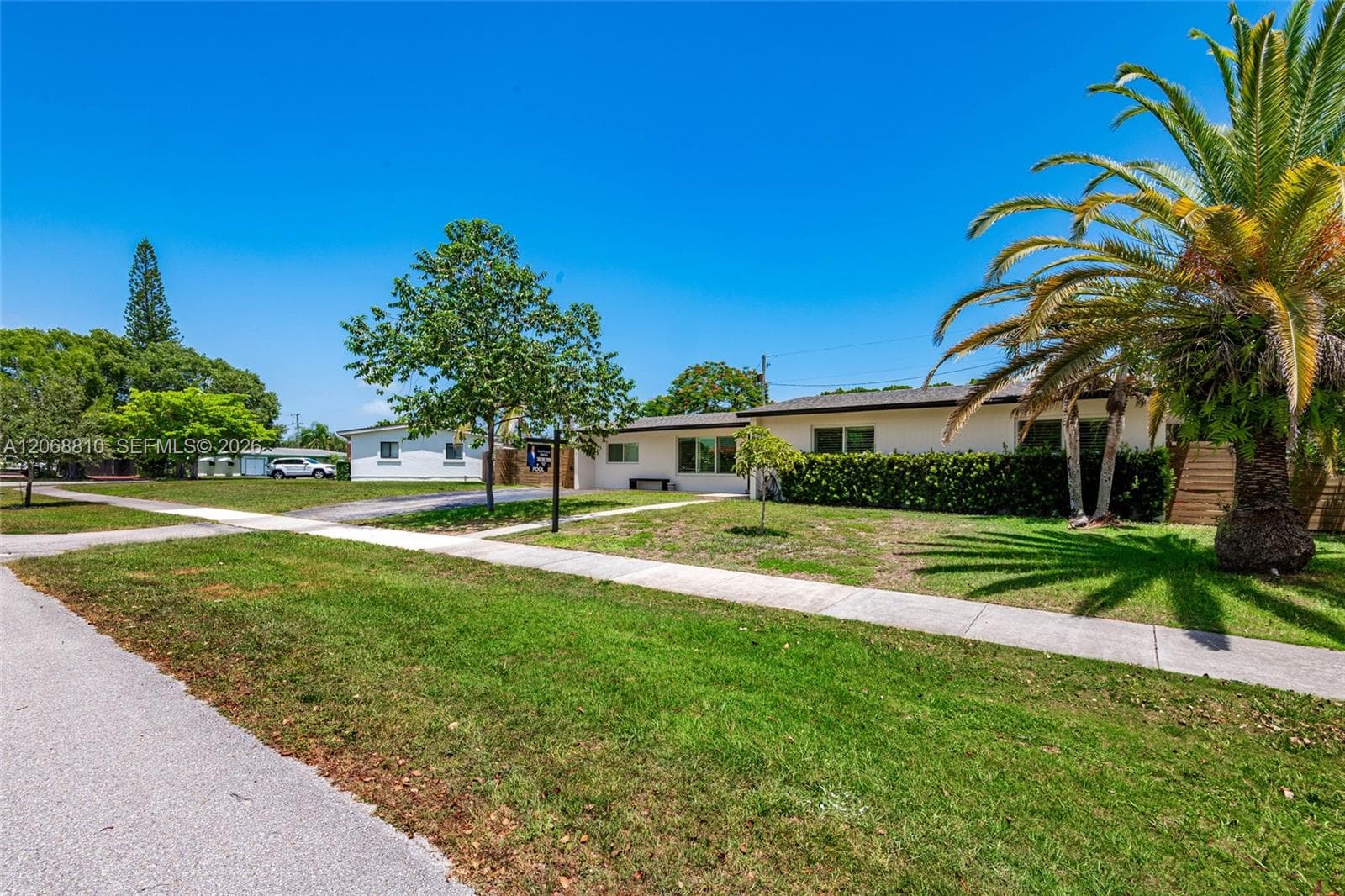 18145 SW 95th Ct, Palmetto Bay, FL 33157 photo 2