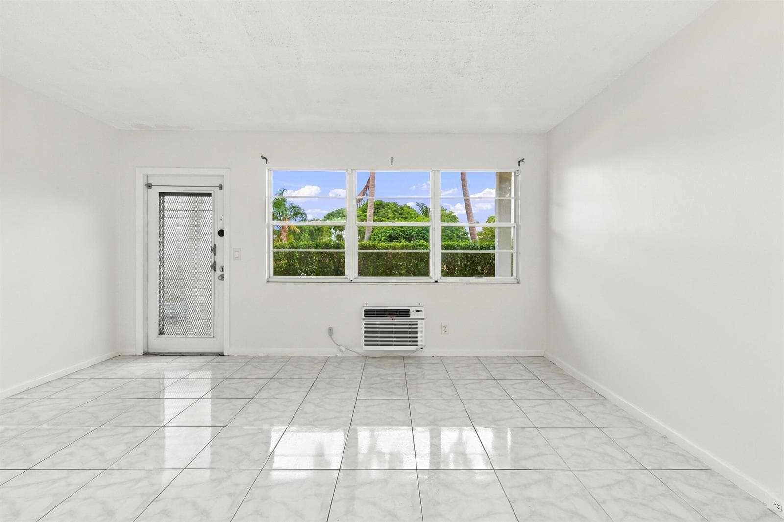310 OAKRIDGE R Court # 310, Deerfield Beach, FL 33442 photo 3