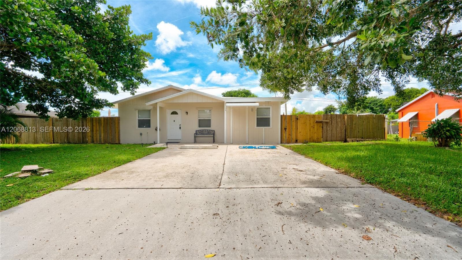 3344 Plaza Pl, Lake Worth, FL 33462 photo 2