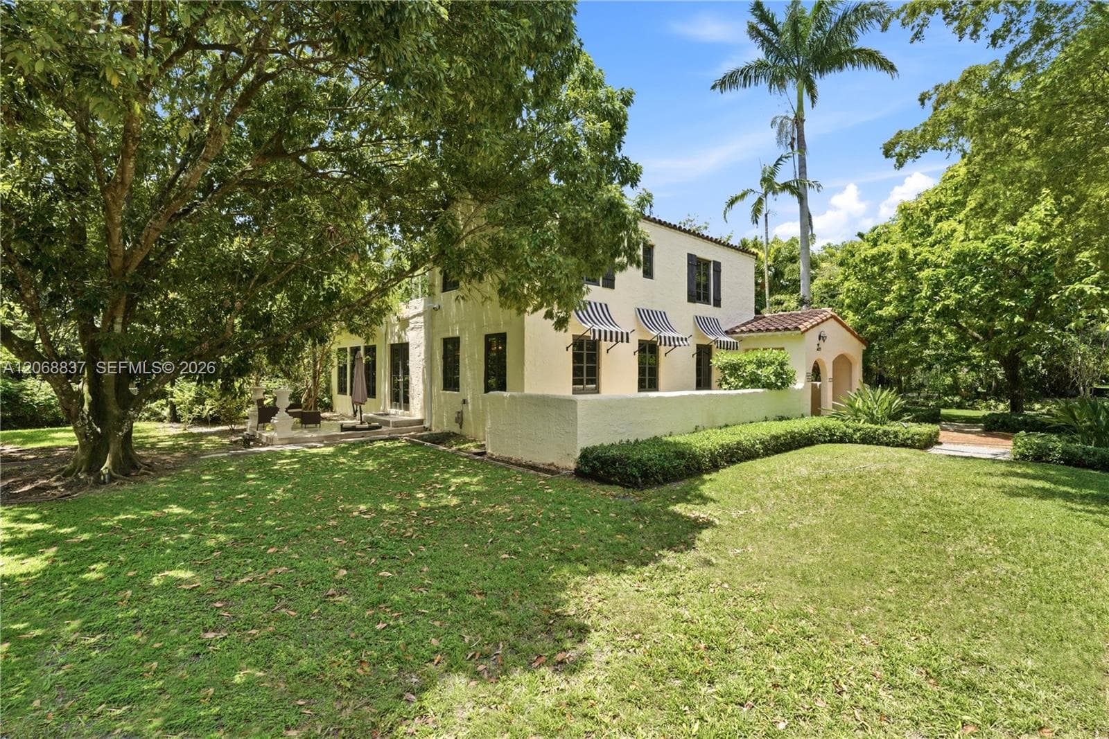 1140 Asturia Ave, Coral Gables, FL 33134 photo 2