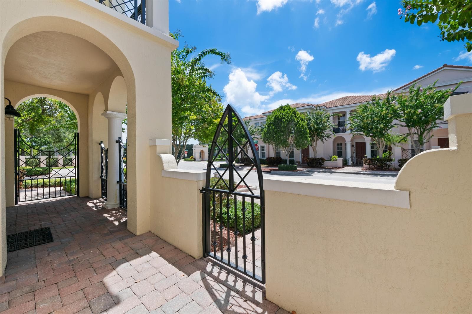 870 NW 83RD Lane, Boca Raton, FL 33487 photo 3